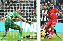 开云体育在线-包含利物浦客场逼平曼城，实力均衡角逐的词条