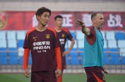 开云体育下载-包含前球星成为球队教练，带领年轻球员迈向辉煌未来的词条