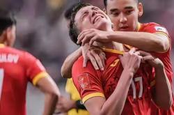 开云体育下载-包含印度羽毛球队碾压丹麦羽毛球队，陶菲克爆发神勇的词条