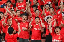 开云体育登录-包含引爆球场！进球结束球迷等待，喜怒哀乐的词条