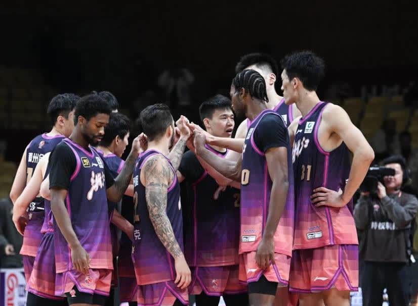 浙江男篮失利颓势明显，需调整心态