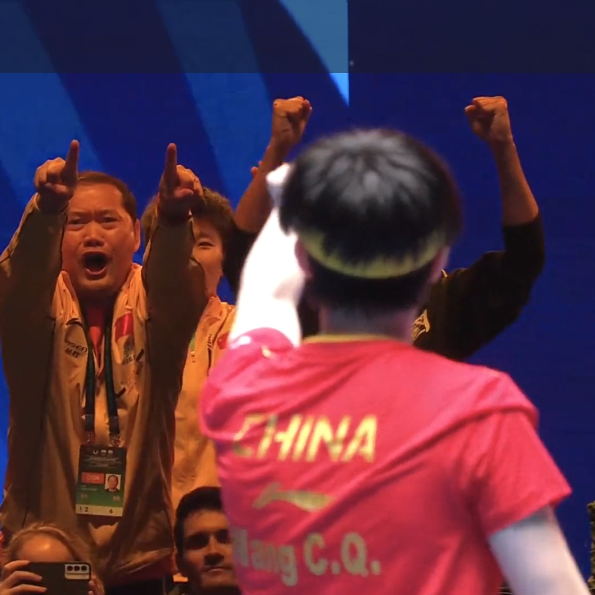 关于一场比赛中球员技术展示完美,赢得观众掌声的信息 关于一场比赛中球员技术展示完美,赢得观众掌声的信息