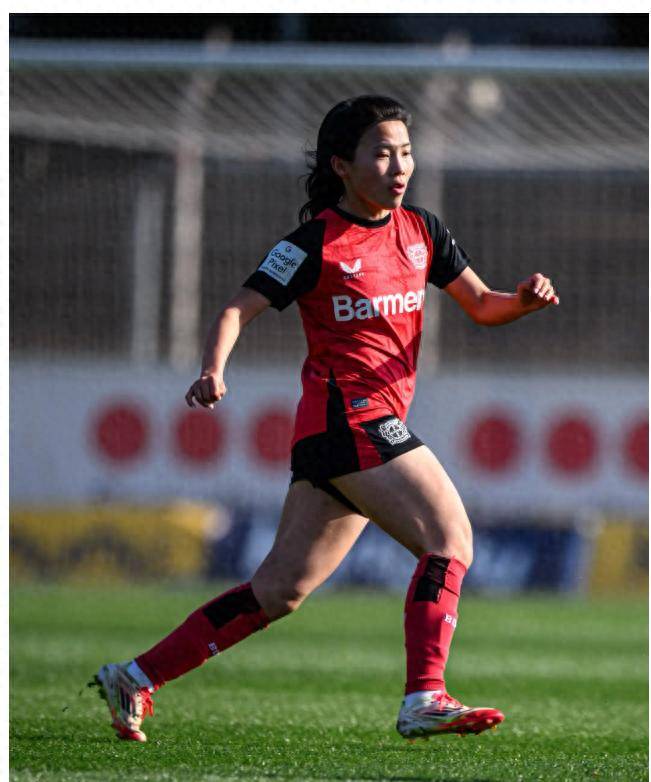 包含世界级女足选手展现专业运动水平的词条 包含世界级女足选手展现专业运动水平的词条