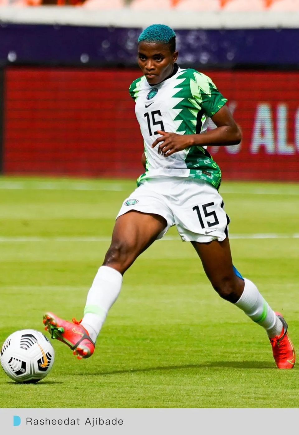 包含世界级女足选手展现专业运动水平的词条 包含世界级女足选手展现专业运动水平的词条