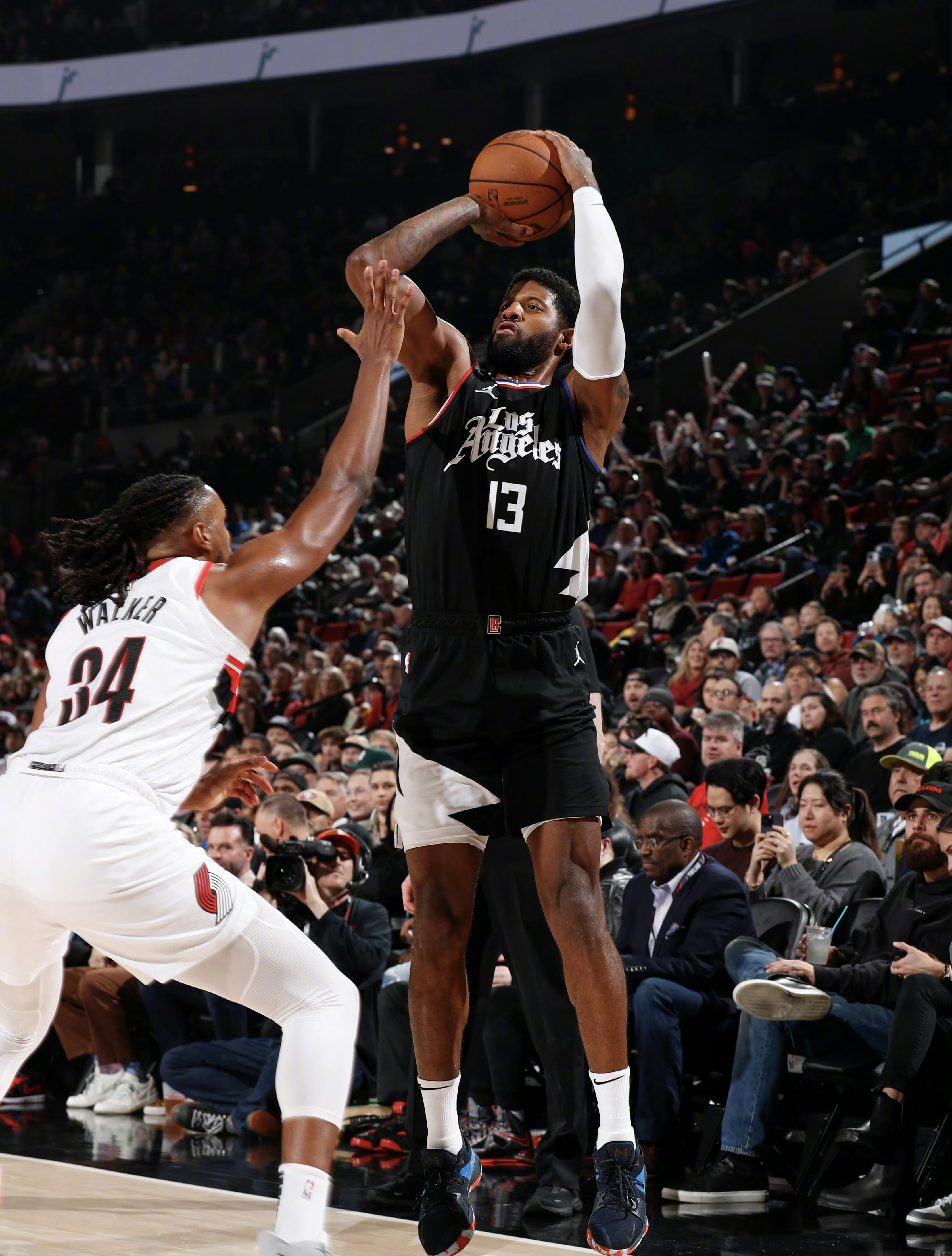 活塞战胜老鹰，维恩表现稳健获全场最高分