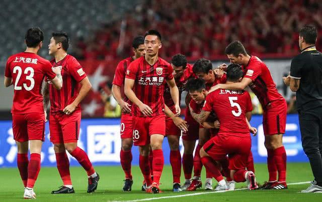 顶尖球队战罢初赛,备战决赛冠军之争 顶尖球队战罢初赛,备战决赛冠军之争