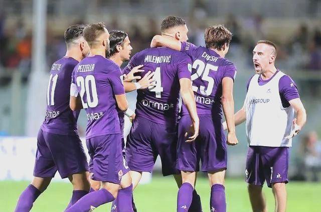 包含佛罗伦萨在桑普多利亚战胜对手的词条