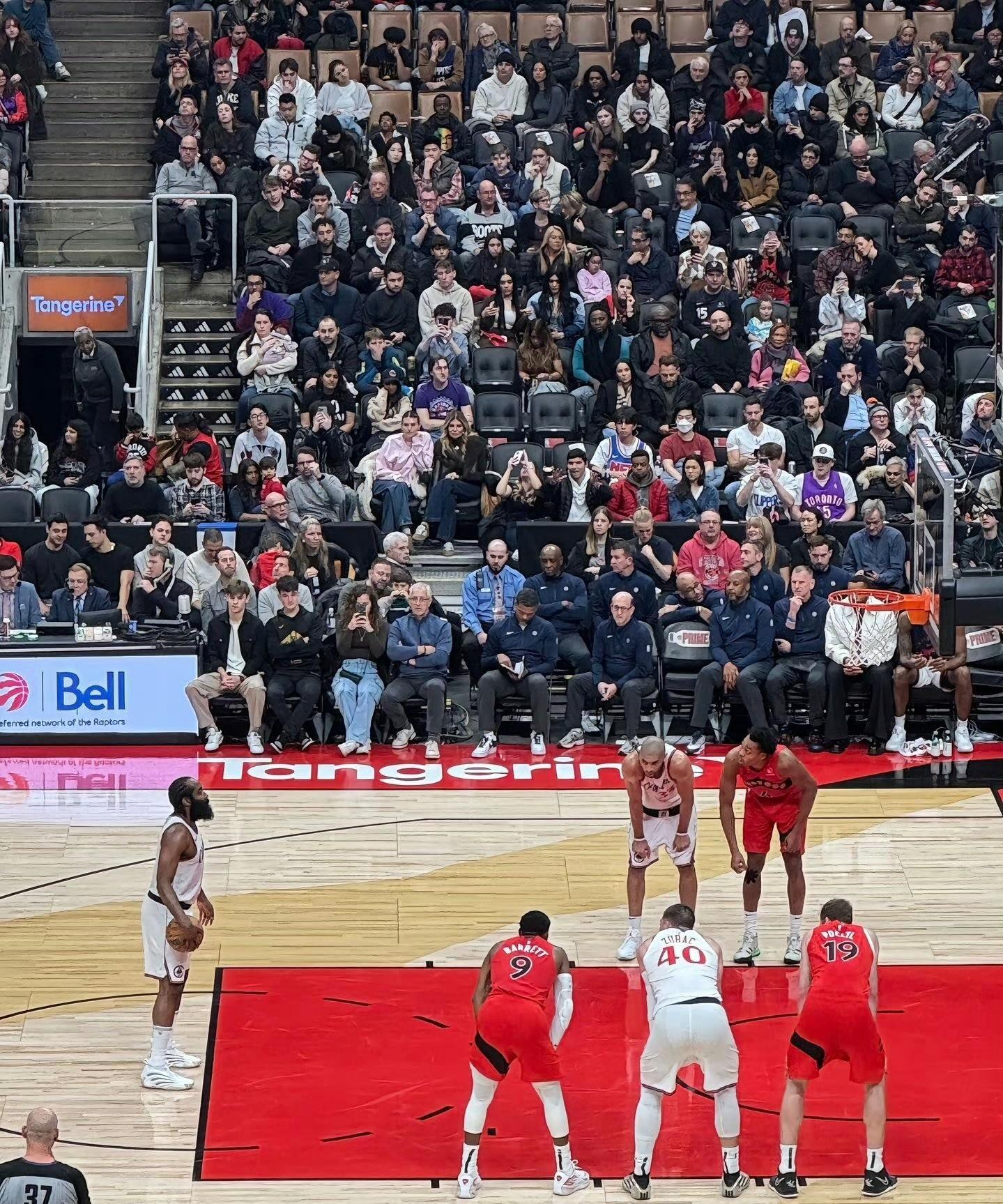 雄鹿完胜意大利男篮，哈登高光表现的简单介绍