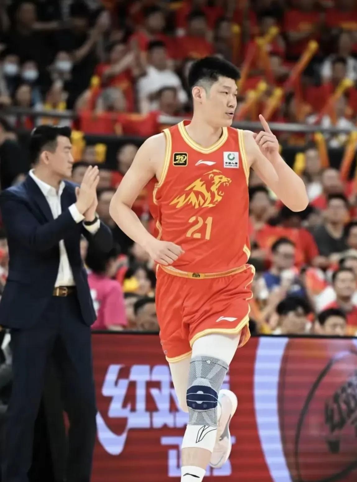 广州队力克吉林队,胡金秋扛起全队的简单介绍 广州队力克吉林队,胡金秋扛起全队的简单介绍