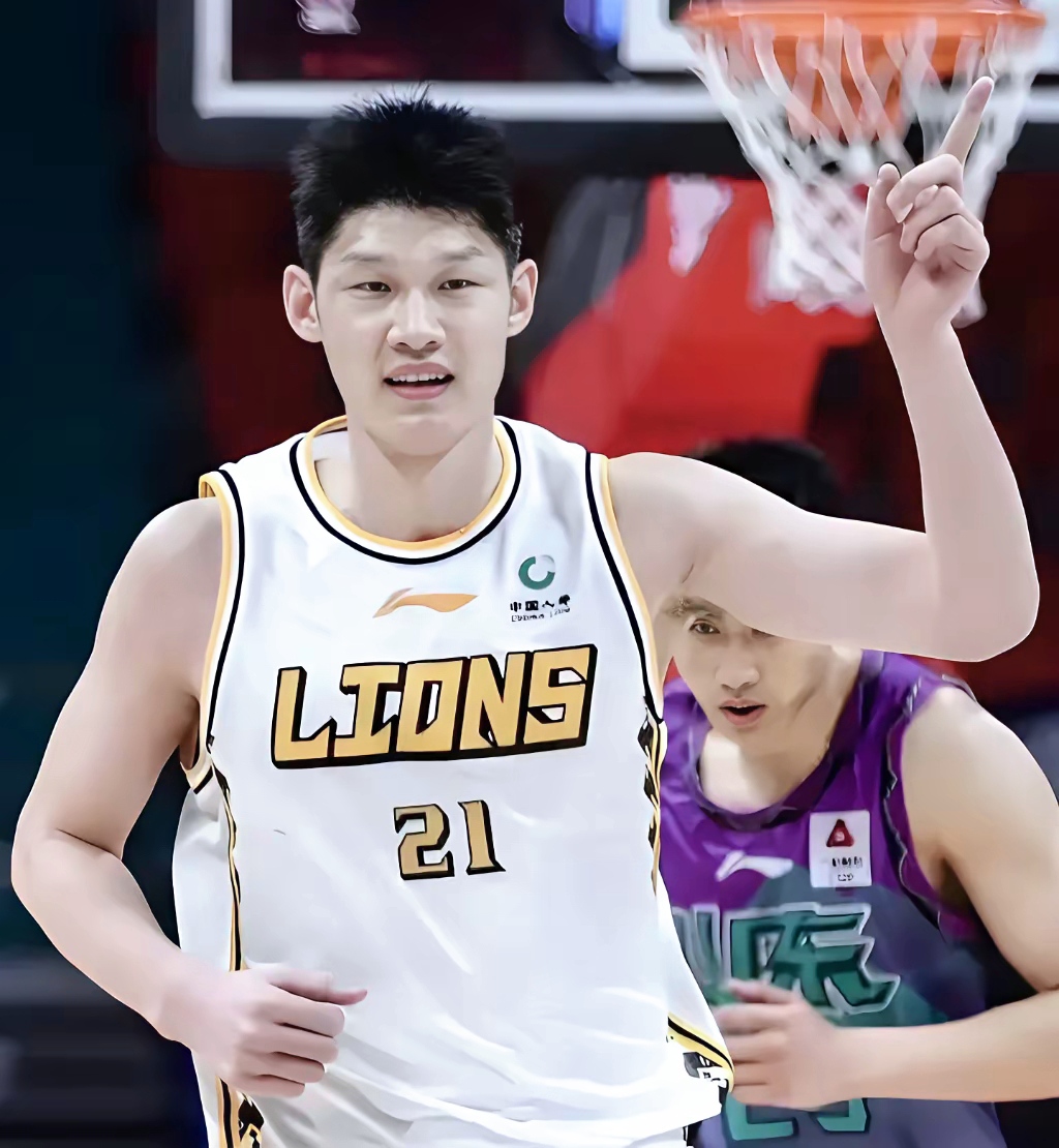 广州队力克吉林队,胡金秋扛起全队的简单介绍 广州队力克吉林队,胡金秋扛起全队的简单介绍