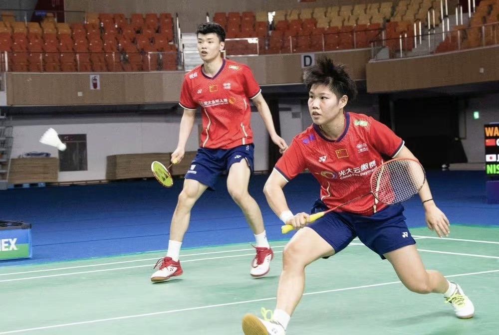 中国队横扫印度队,黄鸭组合状态火热 中国队横扫印度队,黄鸭组合状态火热